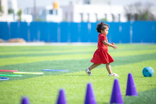 热搜第一！#泰勒斯威夫特官宣订婚 ，男方是知名橄榄球球星